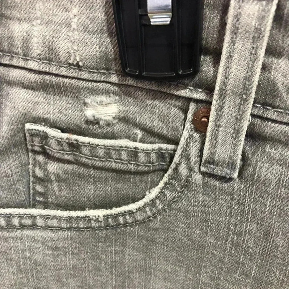 Levi Strauss Signature Denim shorts high-rise 3” Light Gray Wash,Frayed hem - Picture 3 of 6